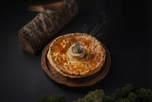 Пирог с томленой в печи олениной и овощами